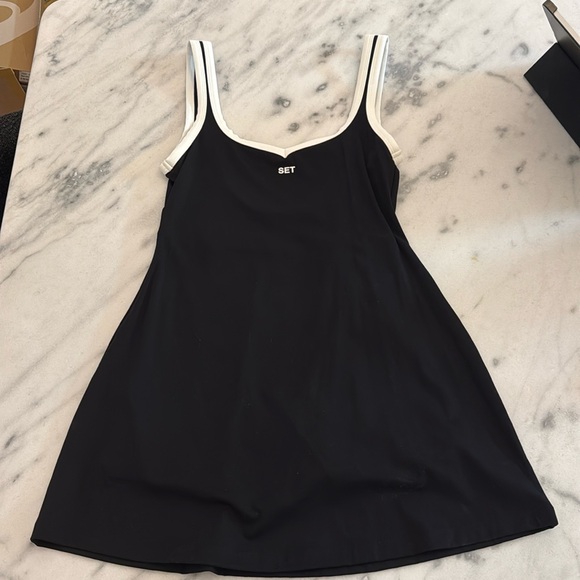 SET ACTIVE DRESS - Picture 2 of 6